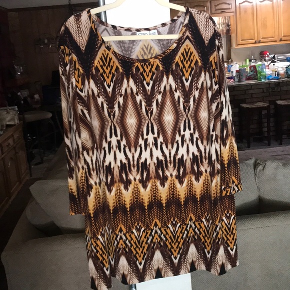 Brown Patterned Quarter Length Blouse - Picture 2 of 7
